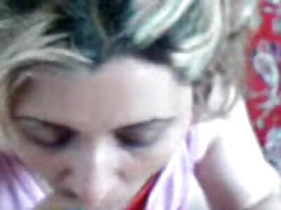 Claudia Marie vídeo pornô bem safado recompensa seu guarda-costas com sua buceta